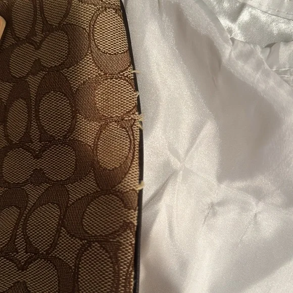 Coach purse - Picture 4 of 7